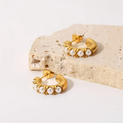 Boucles d'Oreilles Stud en Forme de C avec Perles Plaquées Or Élégantes