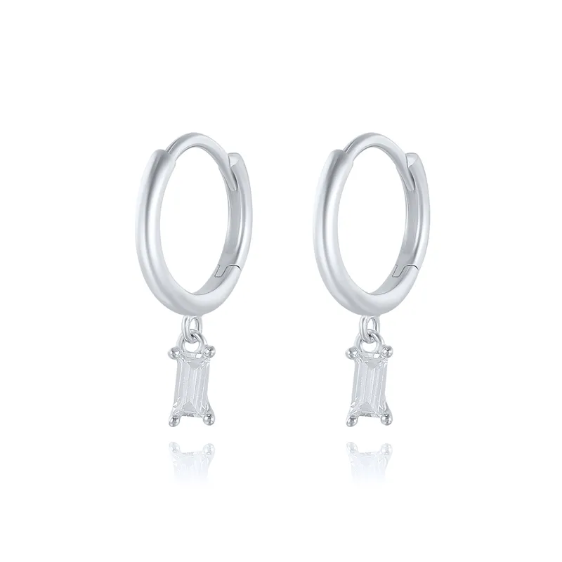 Boucles d'oreilles élégantes en zircone carrée