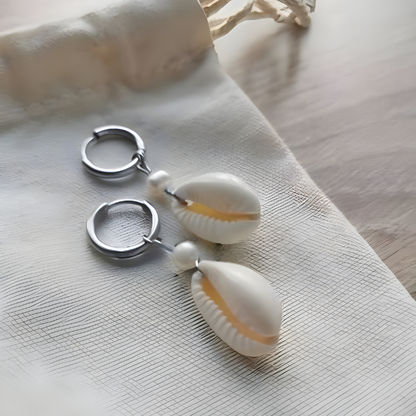 Boucles d'Oreilles en Hoops avec Coquillage et Perle d'Eau Douce