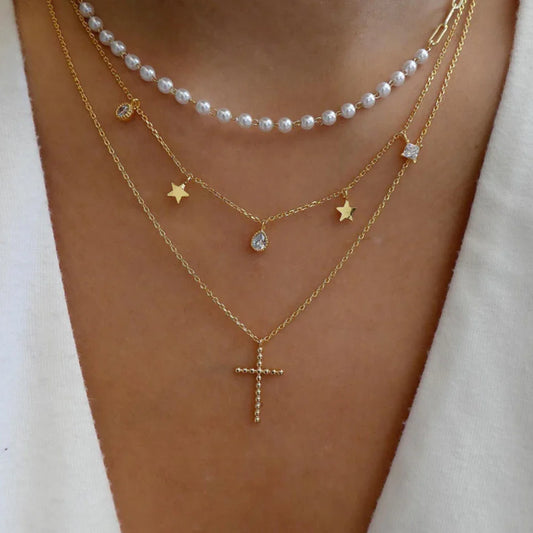 Colliers chaînes dorées pendentifs perles étoiles zircon – Léo