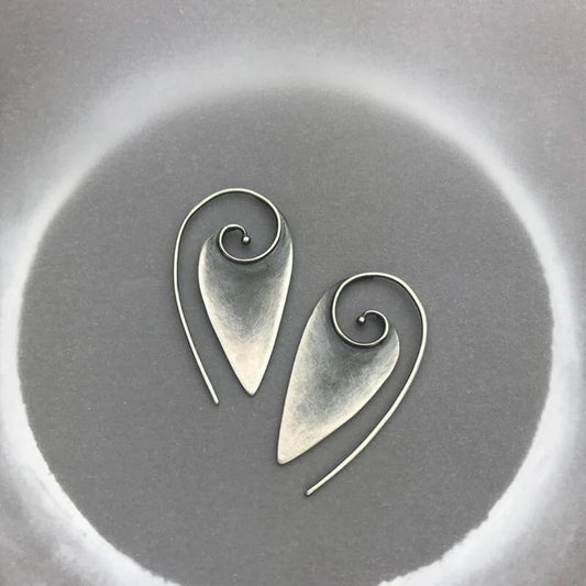 Boucles d’oreilles spirales feuilles plaqué argent – Lila