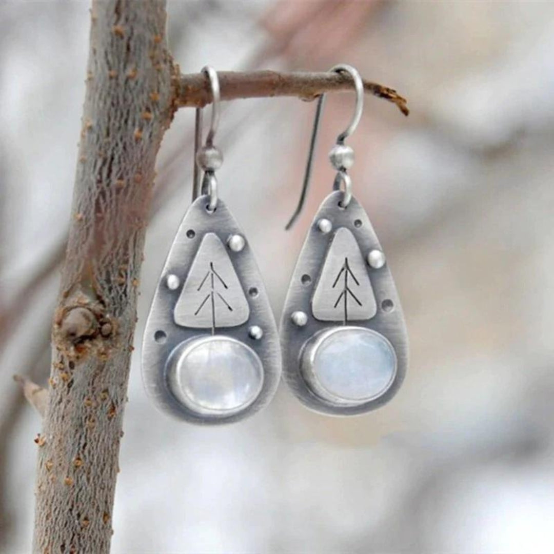 Boucles d’oreilles pendantes argent opale gravées – Lila