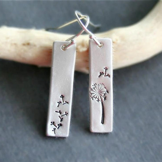 Boucles d’oreilles pendantes rectangulaires argent gravé – Lila