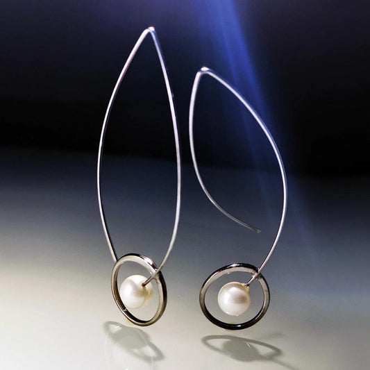 Boucles d’oreilles pendentifs cercles argent perles blanches – Léa