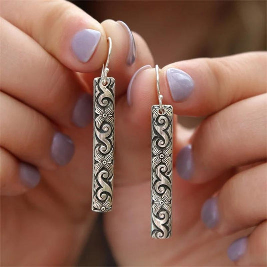 Boucles d’oreilles pendantes argent gravé mandala – Lila