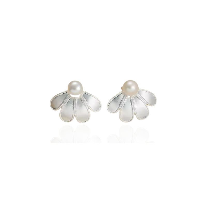 Boucles d'oreilles en perles à pétales de fleurs plaquées argent