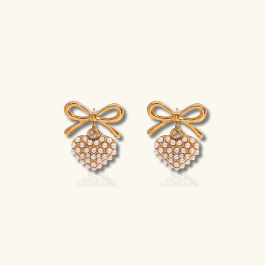 Boucles d'oreilles en or avec perle en forme de coeur