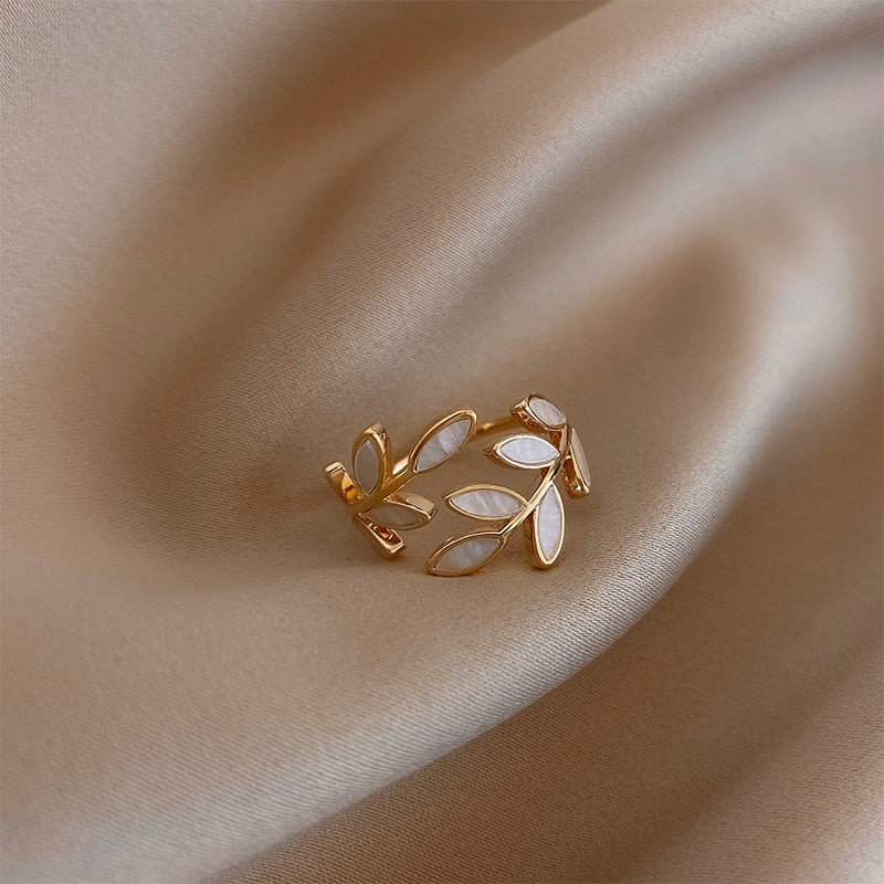 Bague feuille délicate Or incrustée – Léa