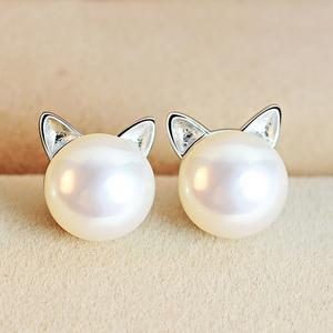Clous d’oreilles chat perles blanches argent – Léo