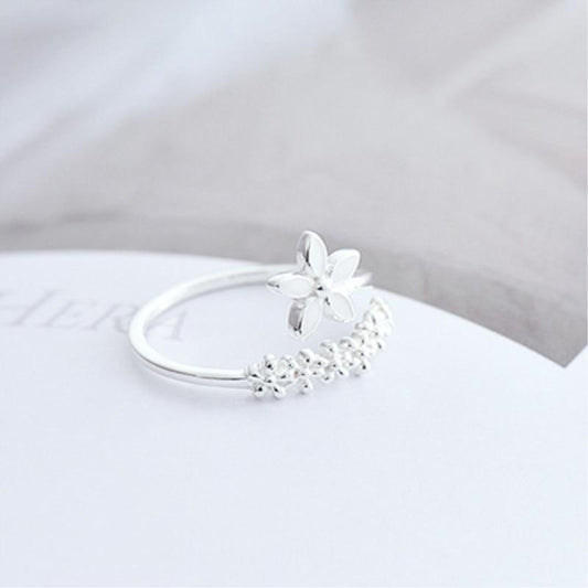 Bague ajustable fleur émail argent – Lila