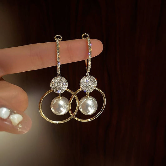 Boucles d’oreilles pendantes cercle perle strass plaqué or – Lila