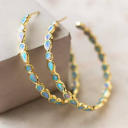 Boucles d'Oreilles Créoles Dorées avec Opale Bleue Vintage