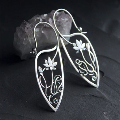 Boucles d’oreilles pendantes feuille argent pierres noires – Lila