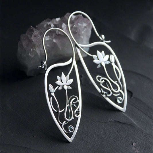 Boucles d’oreilles pendantes feuille argent pierres noires – Lila