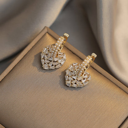 Boucles d’oreilles pendantes cœur plaqué or perles cristaux – Lila
