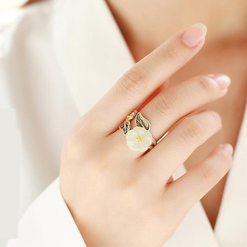 Bague fleur jade blanc plaqué argent – Lila