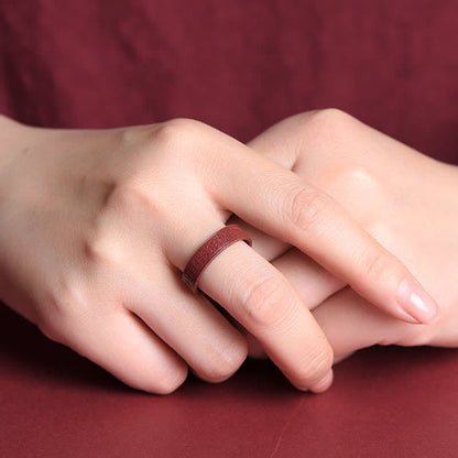 Bague cinabre rouge gravée nuages – Léo