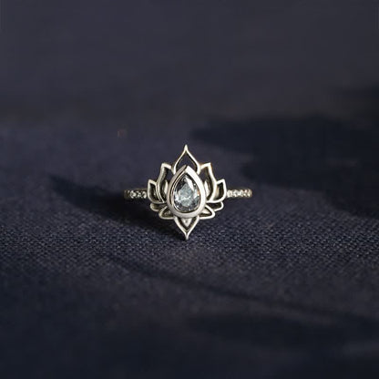 Bague goutte zircon bleu argent lotus – Léo