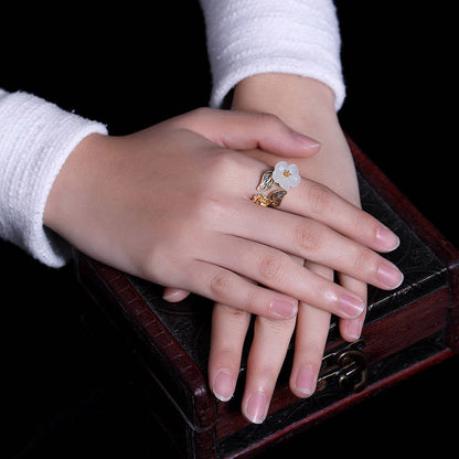 Bague fleur jade blanc plaqué argent – Lila