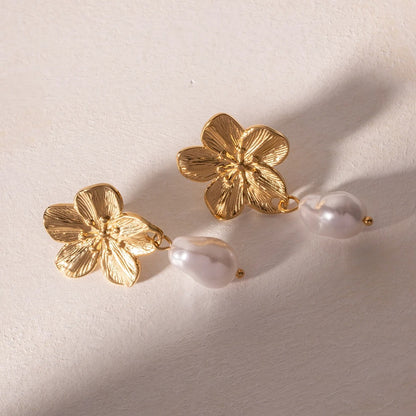 Boucles d'oreilles en perles à fleur de luxe plaquées or