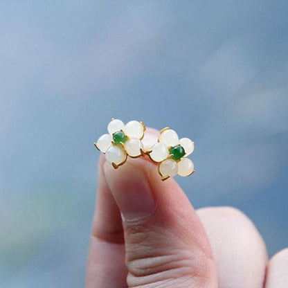 Clous d’oreilles fleur jade blanc vert plaqué or – Léo