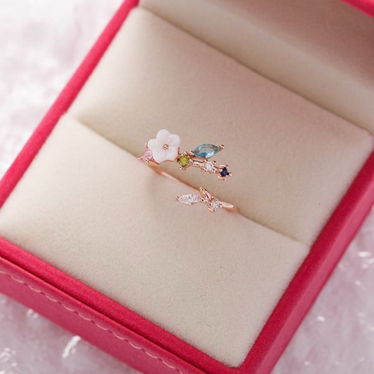 Bague ajustable fleur blanche cristaux plaqué or – Lila