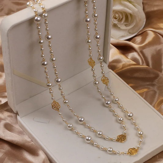Collier perles blanches or lotus – Lila