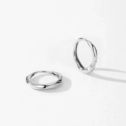 Créoles miniatures ondulées argent – Lilou