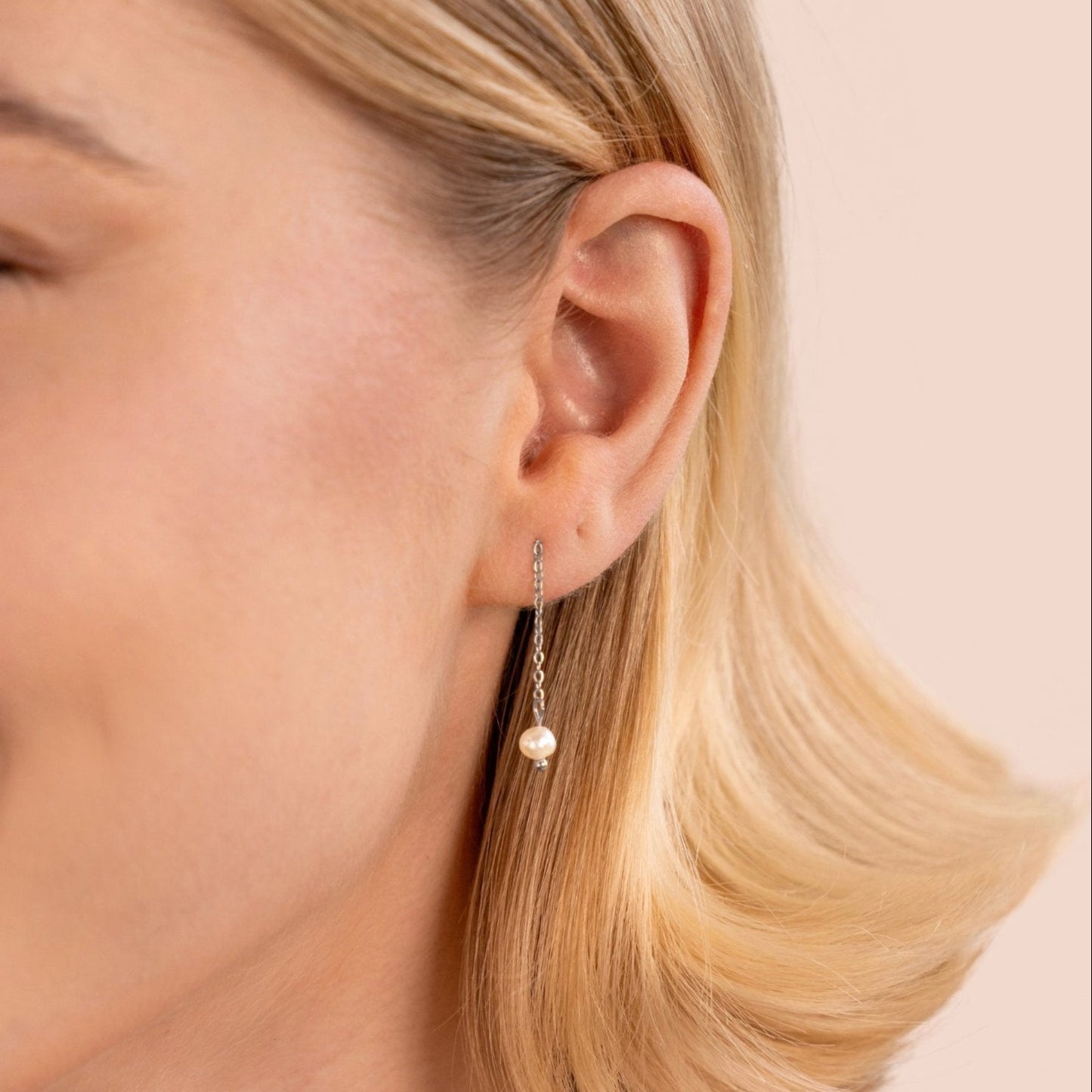Boucles d’oreilles pendantes argent perle – Lina