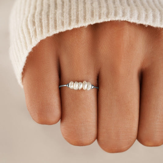 Bague fine argent perles blanches irrégulières – Léa