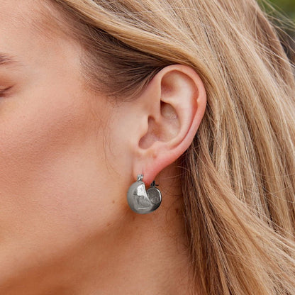 Bouclette d’oreille arrondie argent lisse – Lila