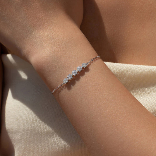 Bracelet argent motif floral pierres transparentes – Nina