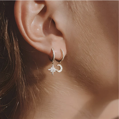 Boucles d'Oreilles en Hoops avec Étoile et Lune en Zircon