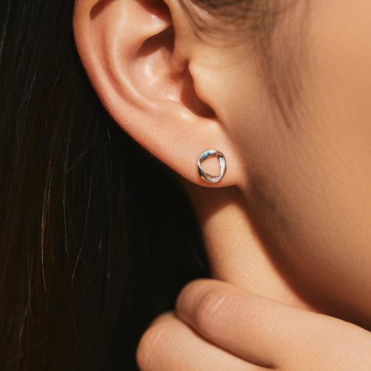 Clous d’oreilles cercle ouvert argent – Lise