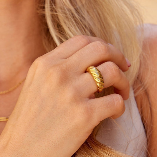 Bague croissant rainurée Or – Léo