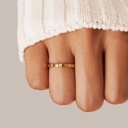 Bague fine minimaliste or cristaux – Léo